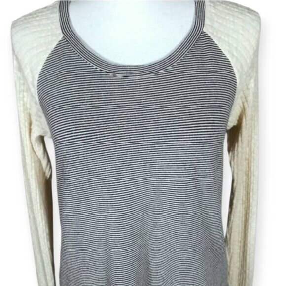 MICHAEL STARS BLACK & WHITE STRIPE  W/BEIGE SLEEVES SZ.OS EUC - Picture 2 of 6